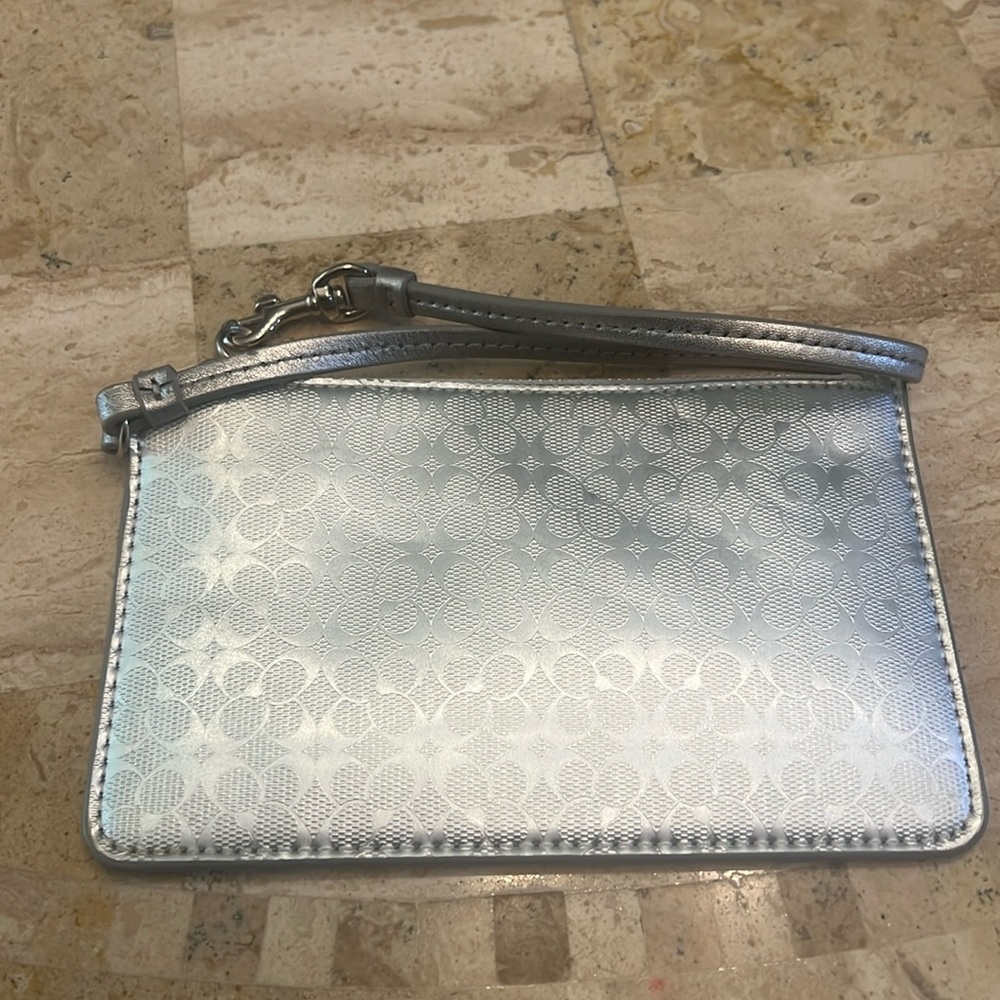 Coach small wristlet like new